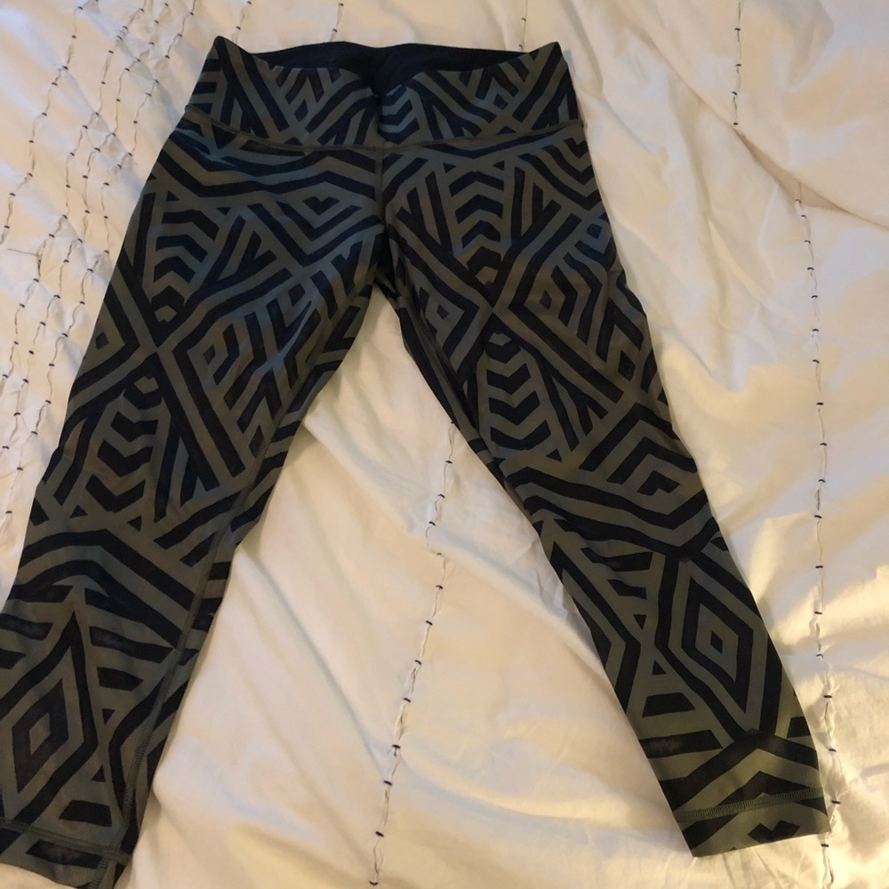 Lululemon crop pants size 8!